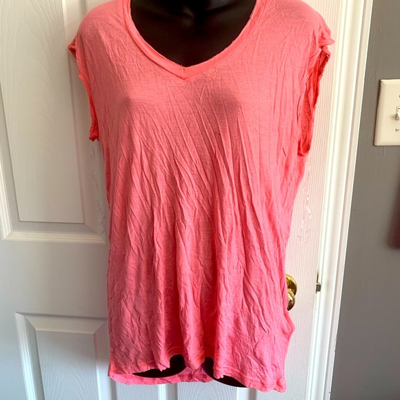 2/20$ 🛍 Buffalo Tissue Style Tank Medium - Picture 1 of 5